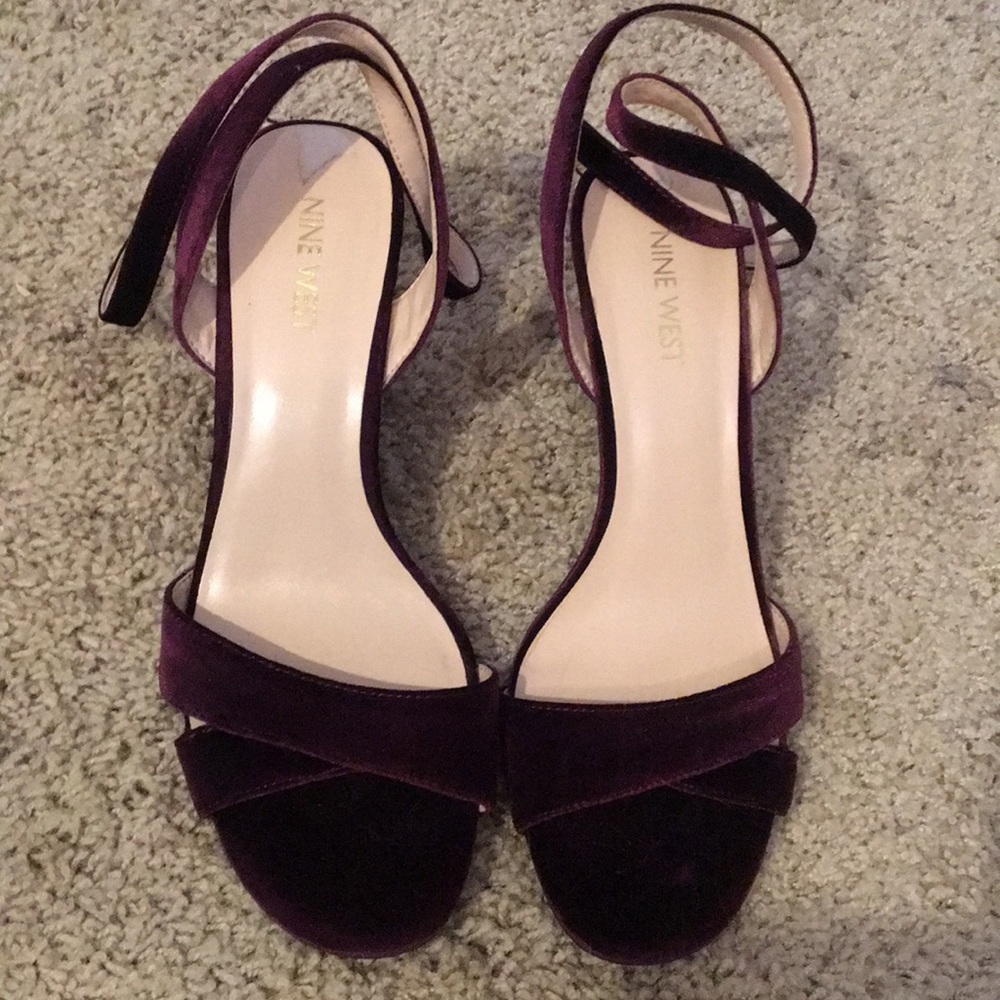 Nine west velvet purple wedges